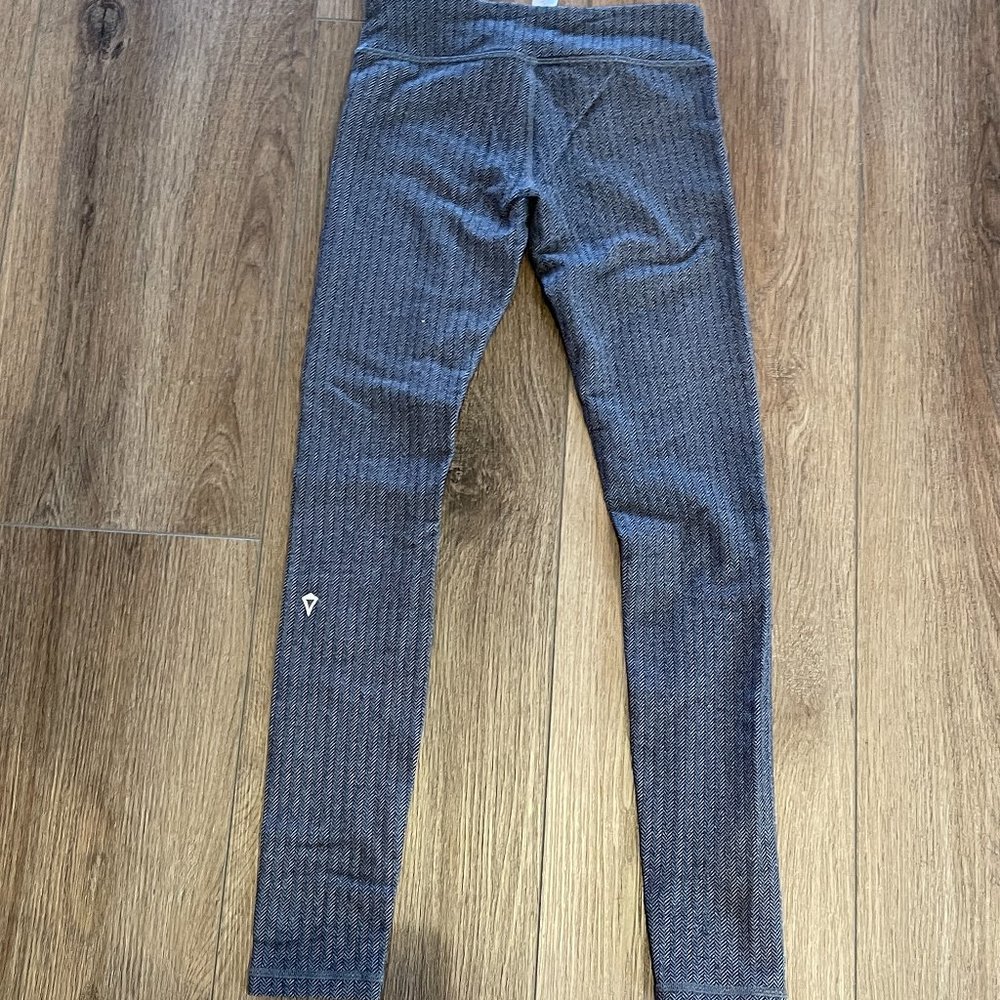 Ivivva girls by lululemon full length black and white leggings